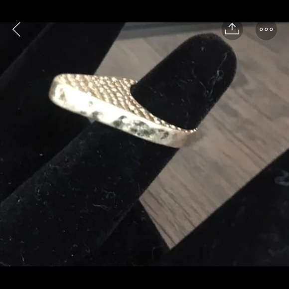 Spike style ring with Textured Surface - Picture 7 of 7